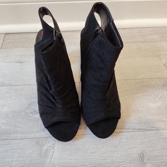 Steve Madden Open-Toe Booties S40 - Picture 2 of 4